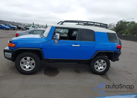 2007 Toyota Fj Cruiser z USA, uszkodzony, nr VIN JTEBU11F270070983
